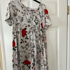 XS LuLaRoe Roses Carly. Very rare used in good condition